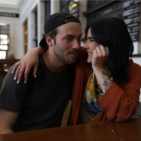 Meet your posher, Bridgette - Picture 2 of 8